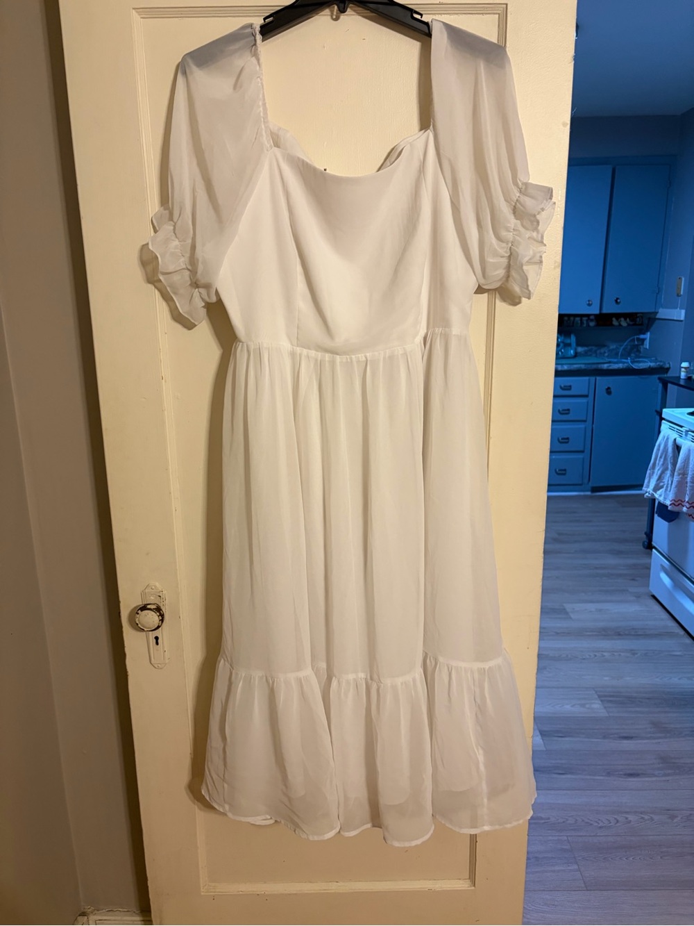 Chic Soul White Puff-Sleeve Midi Dress